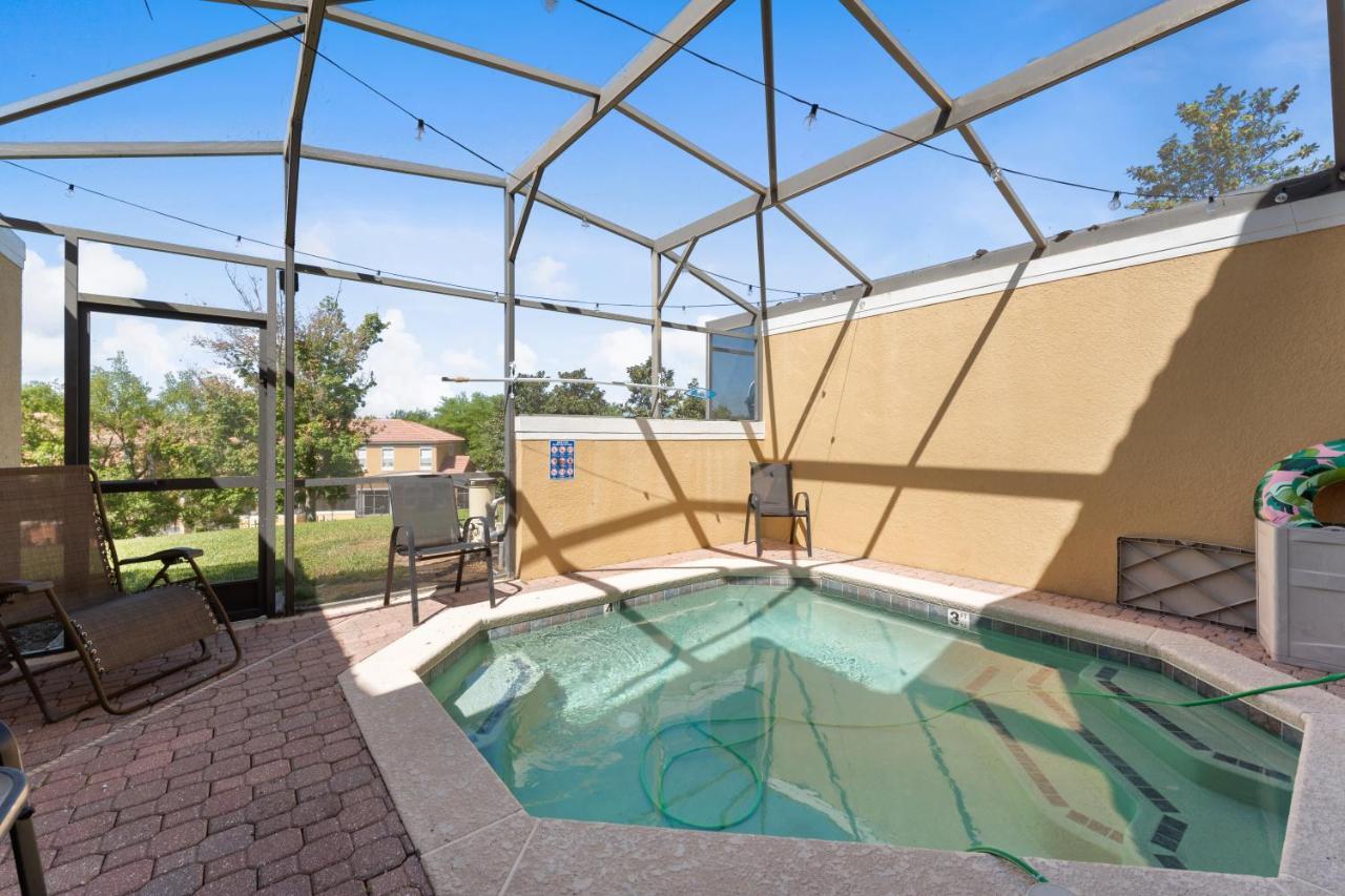 Campo de férias *private Pool* Disney10min - Magical Mickey Themed *